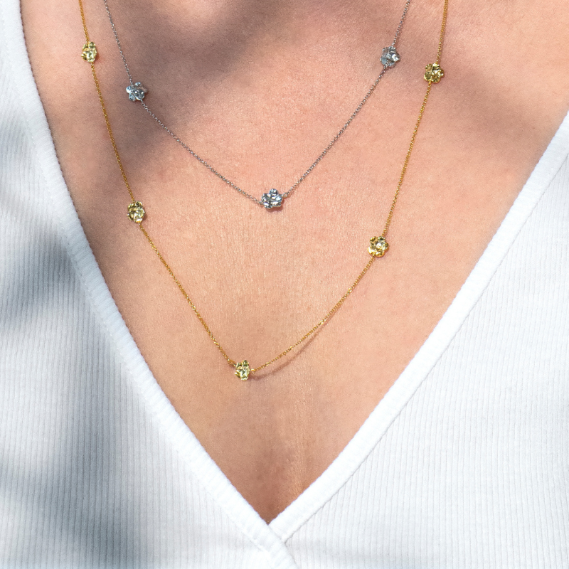 Forglemmigej halskæde forgyldt med justerbar kæde