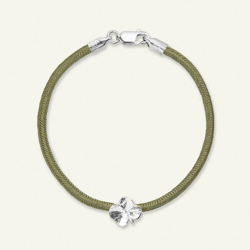 Firkløver silkearmbånd oliven, sølv