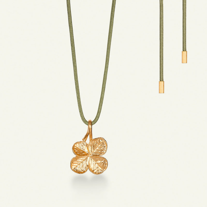 Firkløver med silkehalskæde, forgyldt